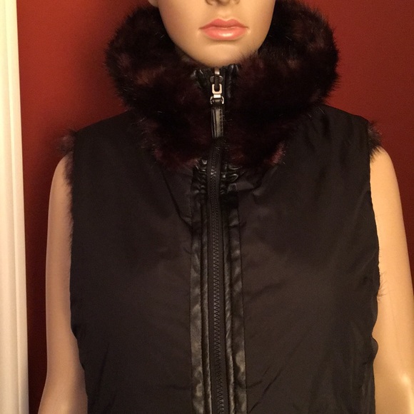 Reversible Faux Fur Vest - Picture 6 of 12